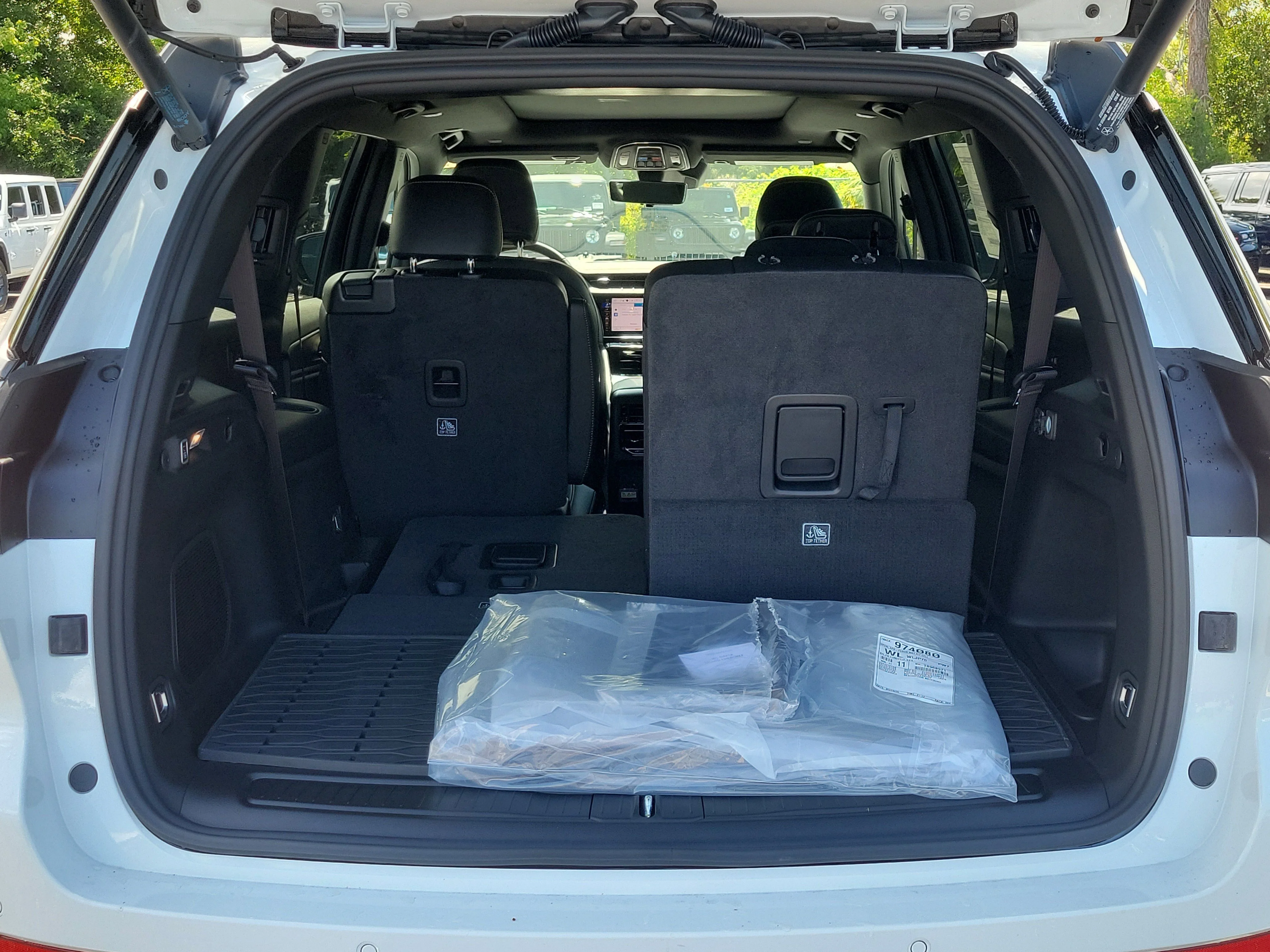 New 2026 Bright White Clearcoat Jeep 85th Anniversary Edition image 10
