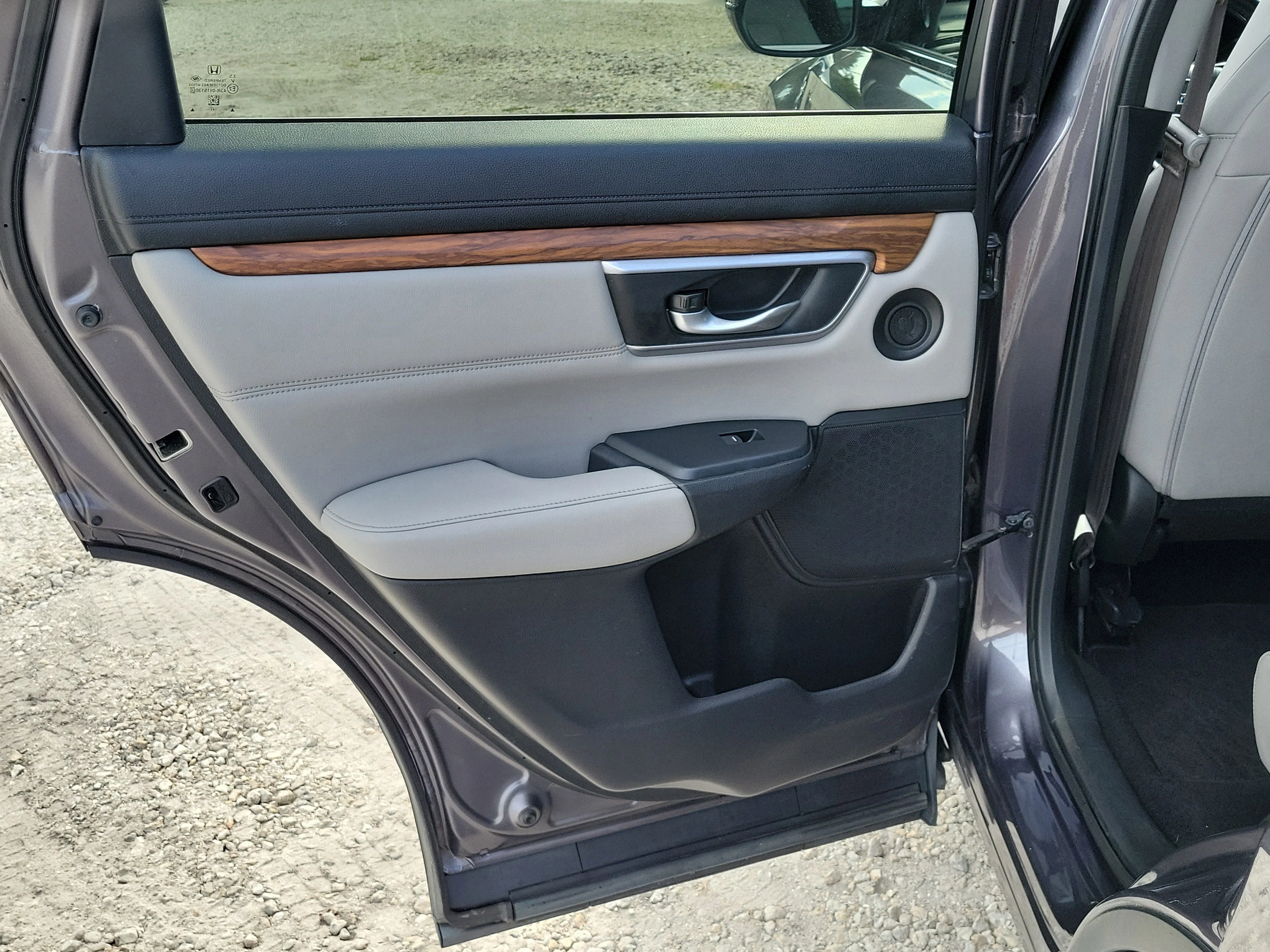 Used 2018 Gunmetal Metallic Honda EX-L image 13