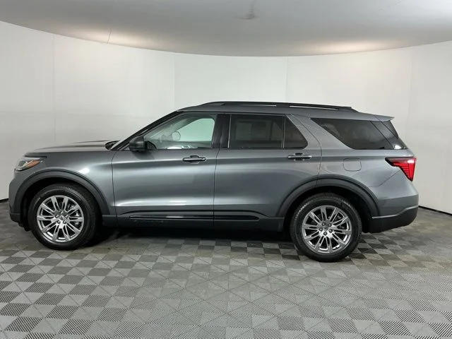New 2026 Carbonized Gray Metallic Ford Active image 8