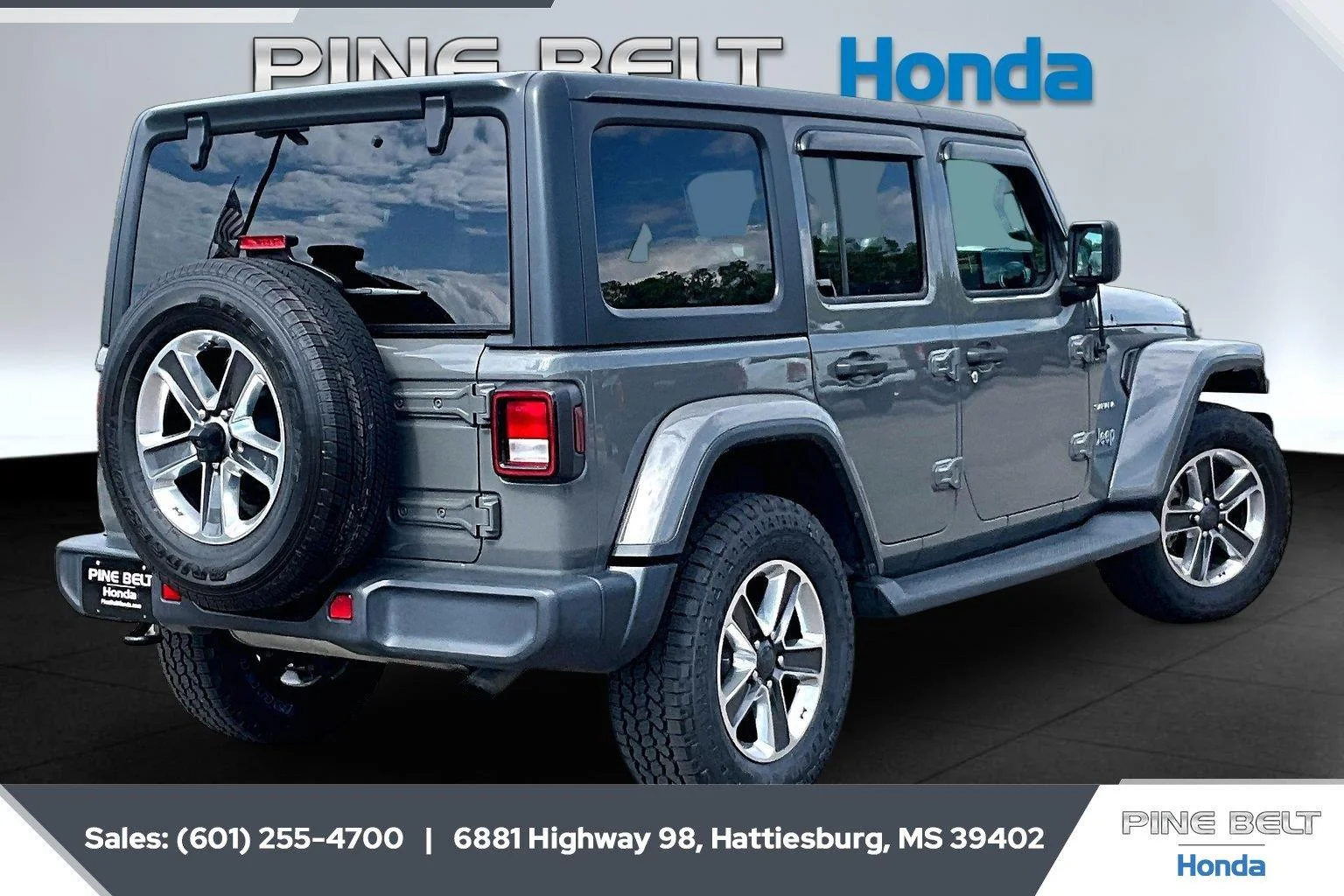 Used 2020 Sting-Gray Clearcoat Jeep Sahara image 11