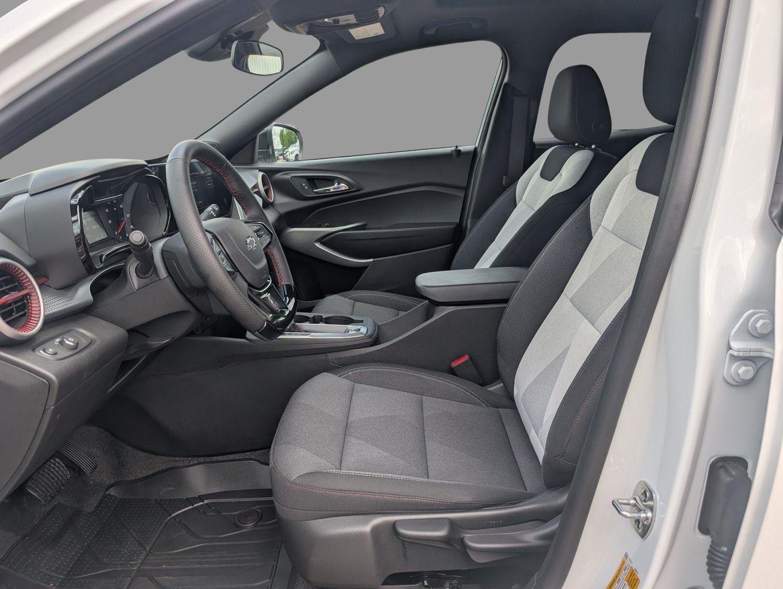 2026 Chevrolet Trax RS - Photo 12
