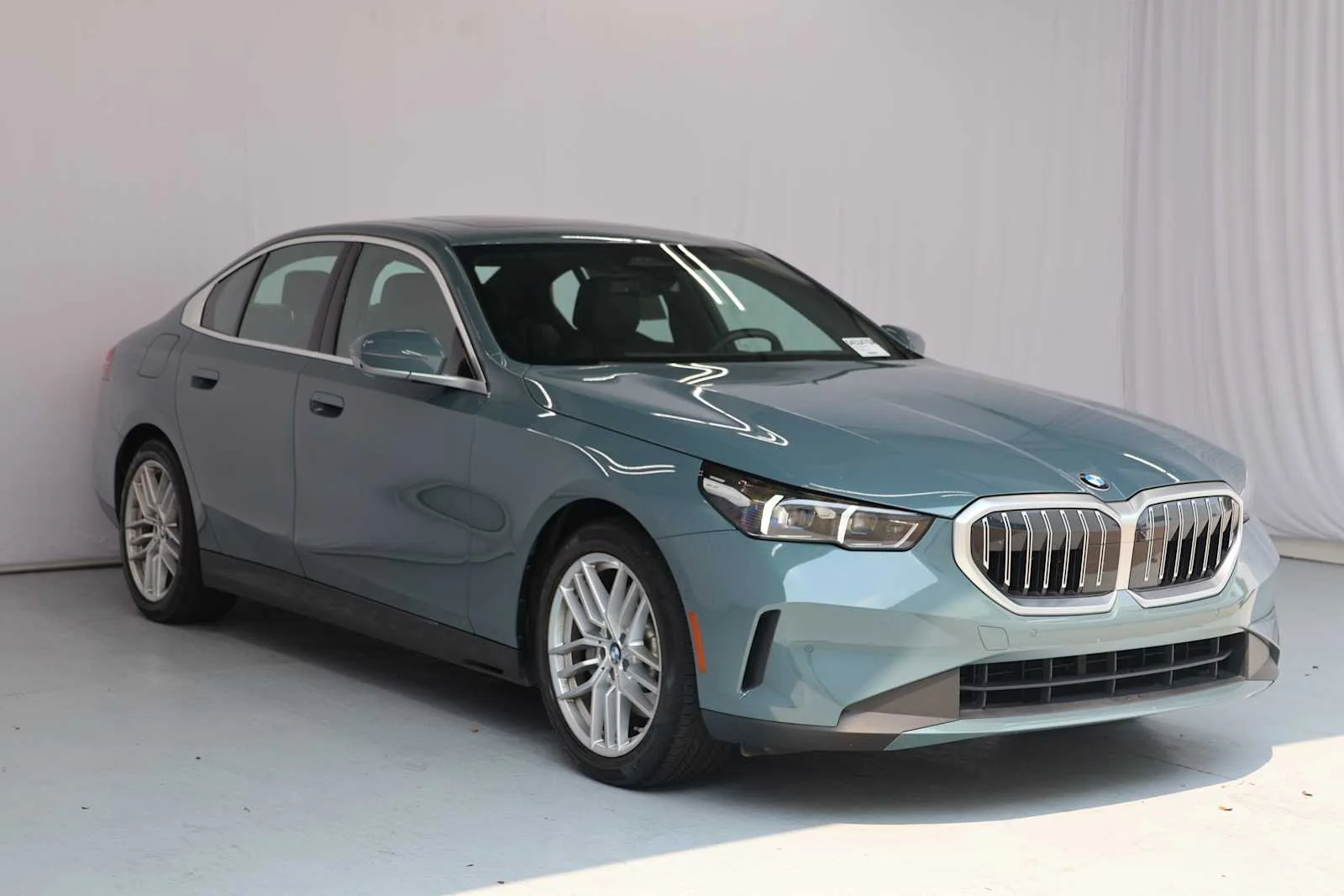 Certified Used 2025 Cape York Green Metallic BMW 530i image 4