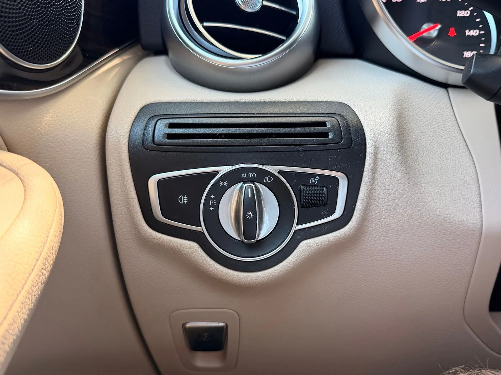 Used 2021 Polar White Mercedes-Benz GLC 300 image 22