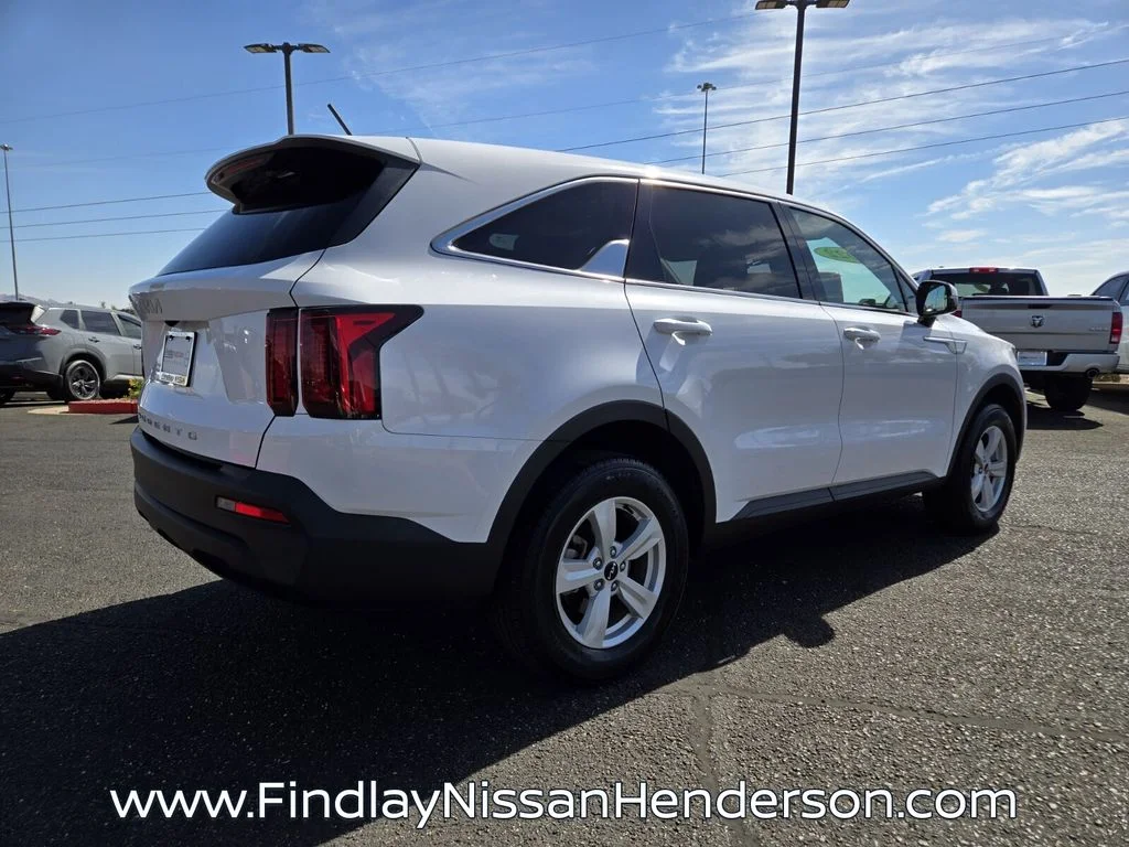 Used 2022 White Kia LX image 6
