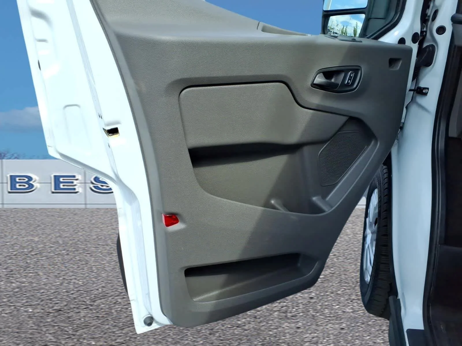 Used 2025 Oxford White Ford XLT image 12