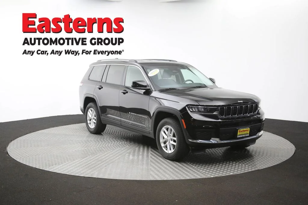 Used 2022 Black Jeep Laredo image 50