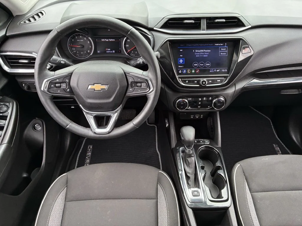 Used 2023 STERLING GRAY METALLIC Chevrolet LT image 3