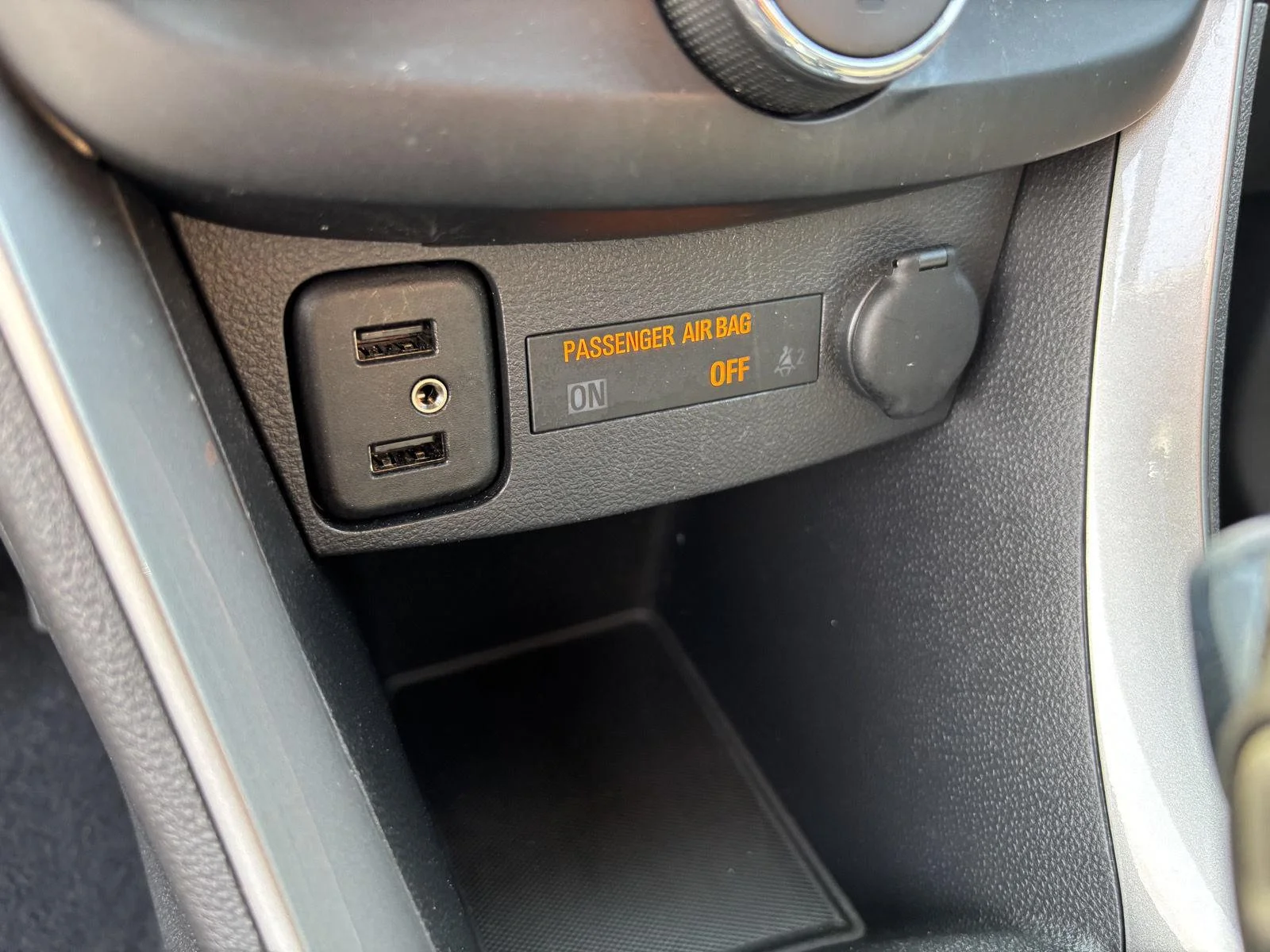 Used 2019 SILVER ICE METALLIC Chevrolet LS image 24