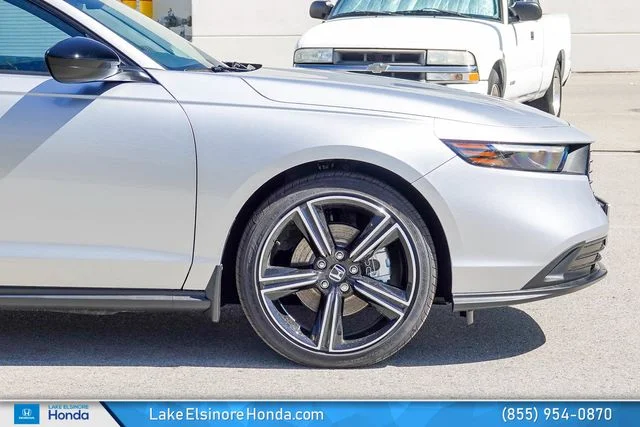 New 2026 Solar Silver Metallic Honda Sport Hybrid image 5