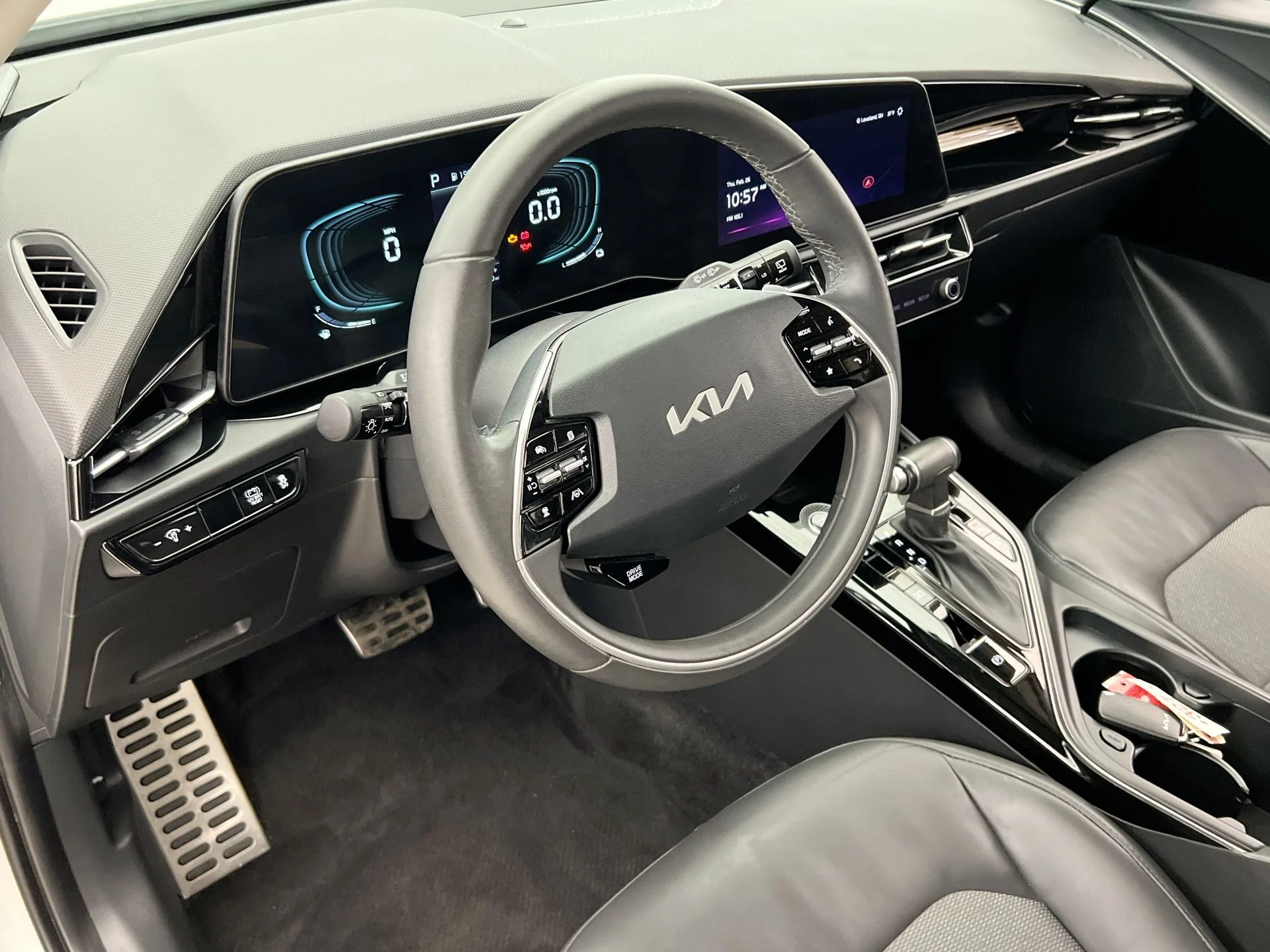 Used 2023 White Kia EX Touring image 7
