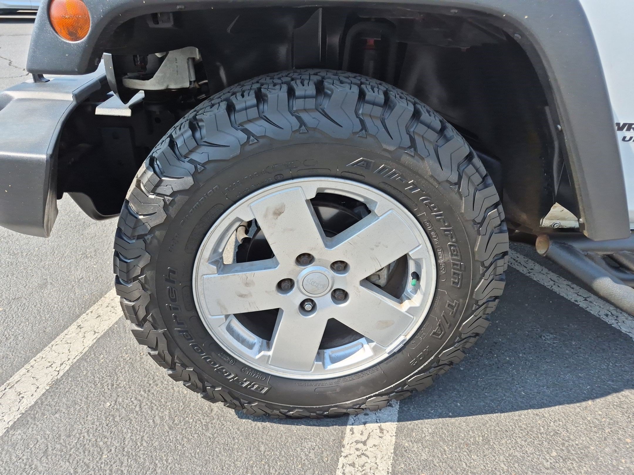 Used 2016 Bright White Clearcoat Jeep Rubicon image 11