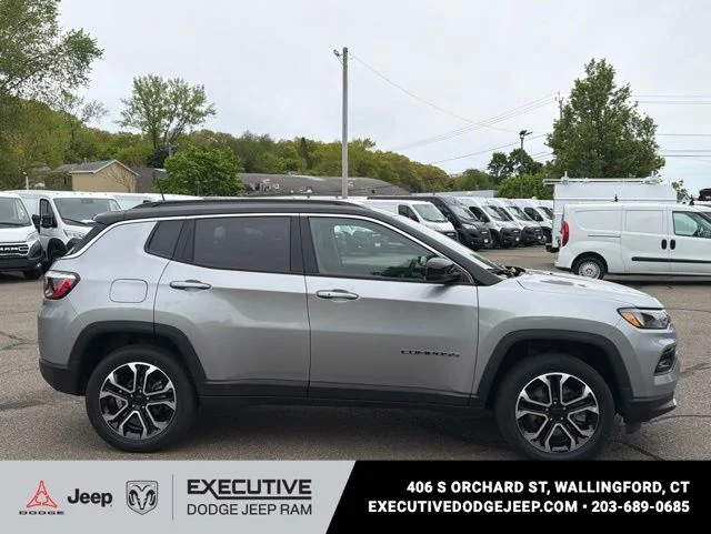 Used 2023 Silver Jeep Limited image 4