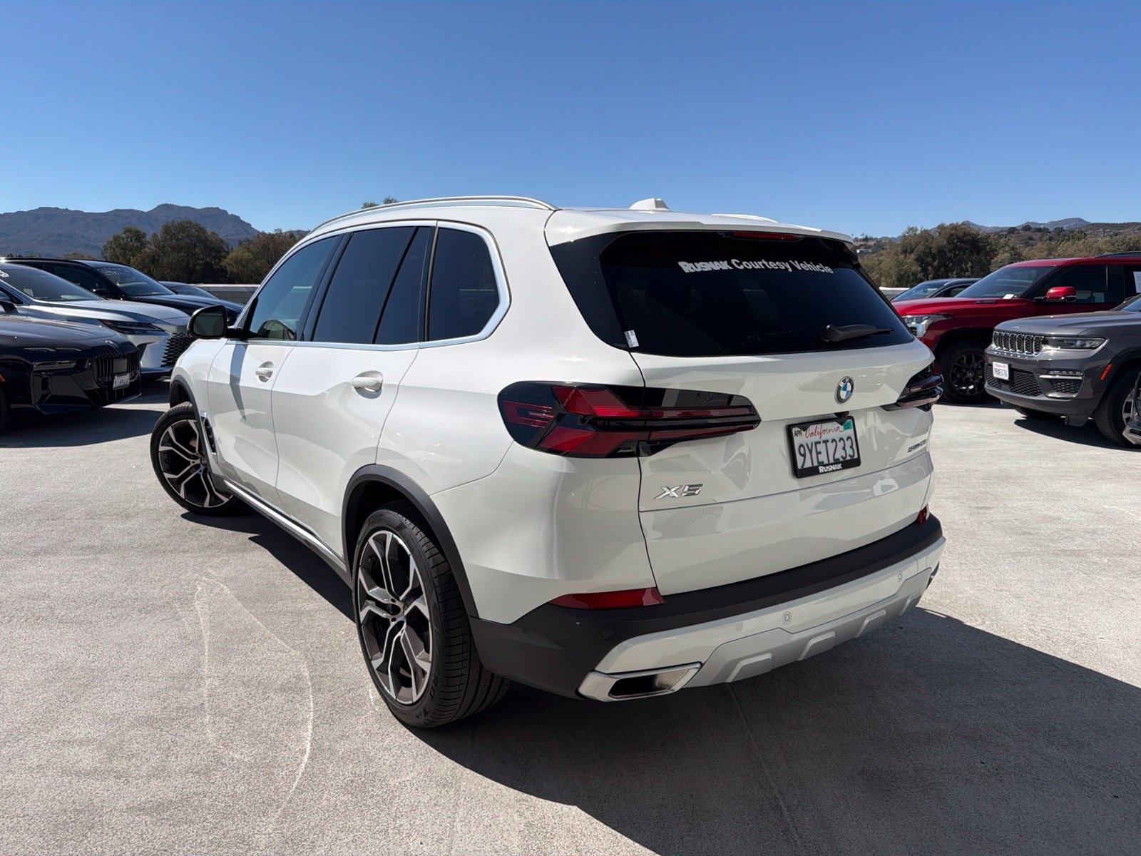 Used 2026 Alpine White BMW sDrive40i image 2