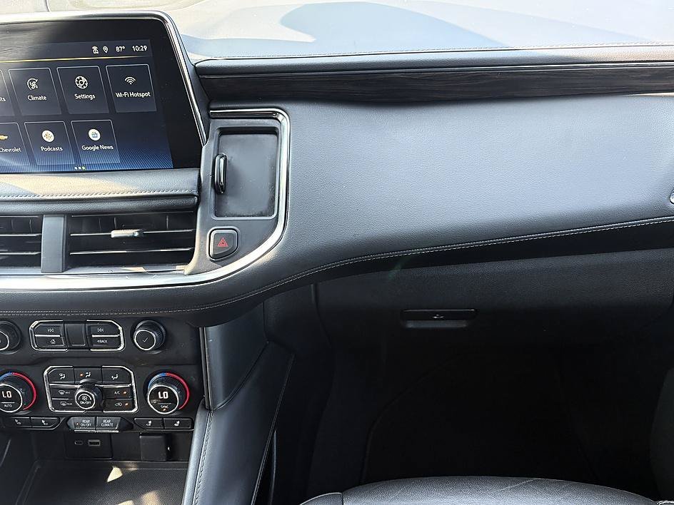 Used 2022 Black Chevrolet Z71 image 15