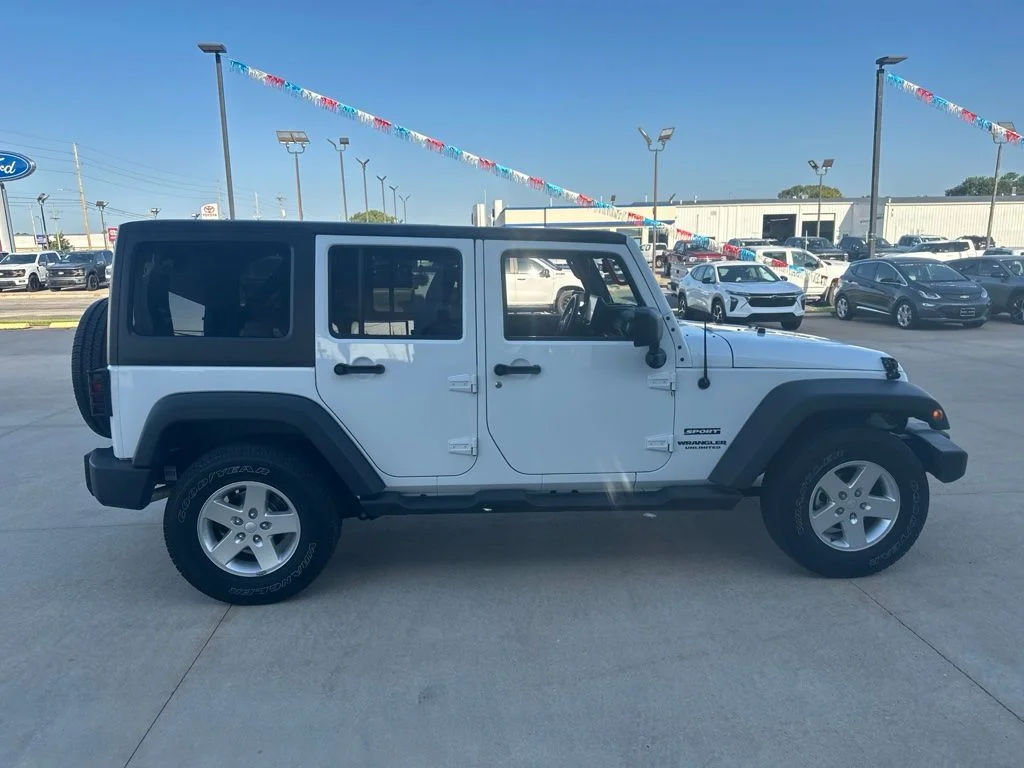 Used 2014 White Jeep Unlimited Sport image 29