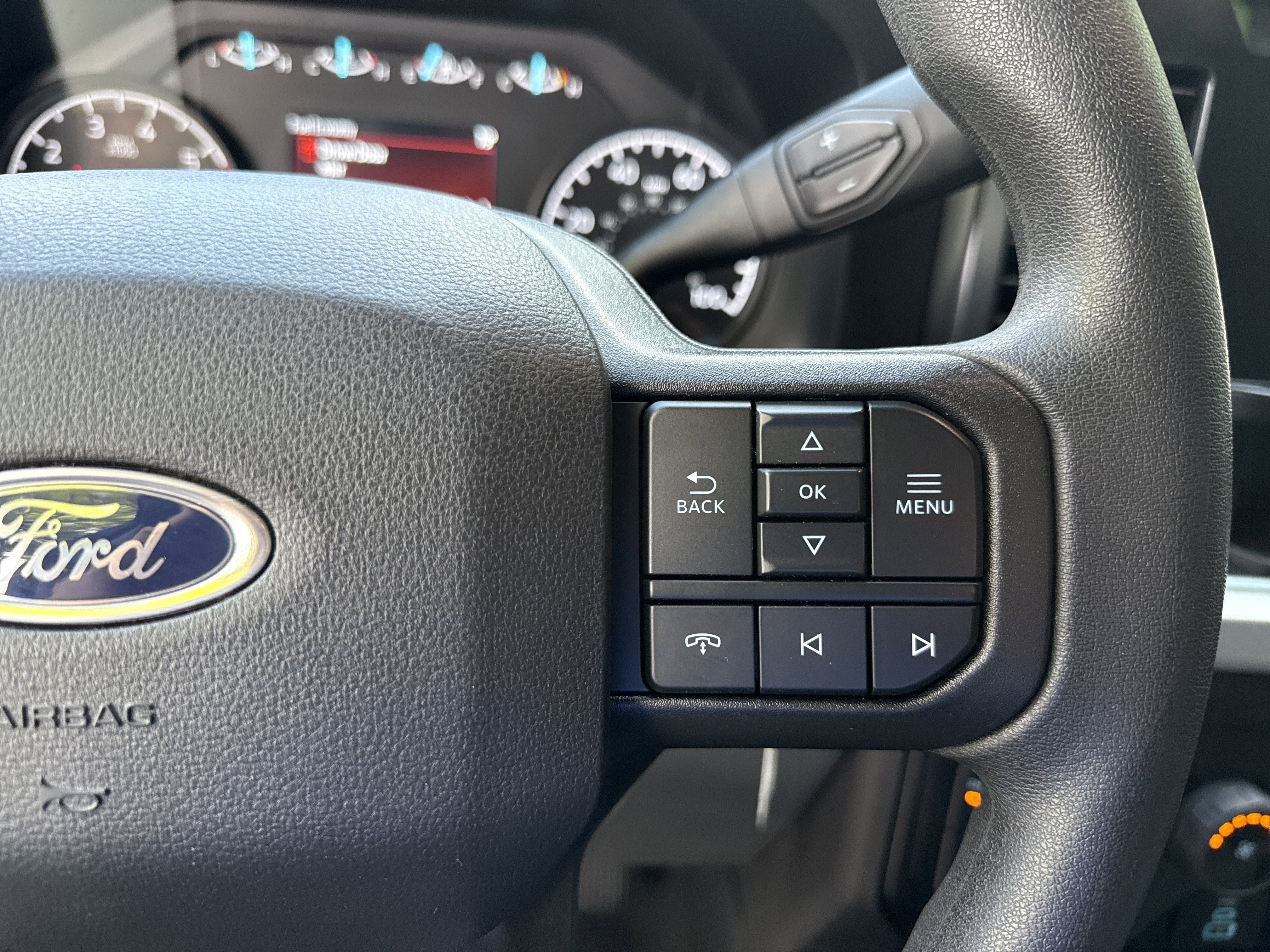 Used 2025 Gray Metallic Ford XLT image 26