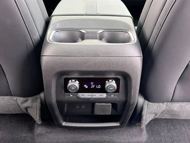 2026 GMC Acadia AT4 - Photo 18