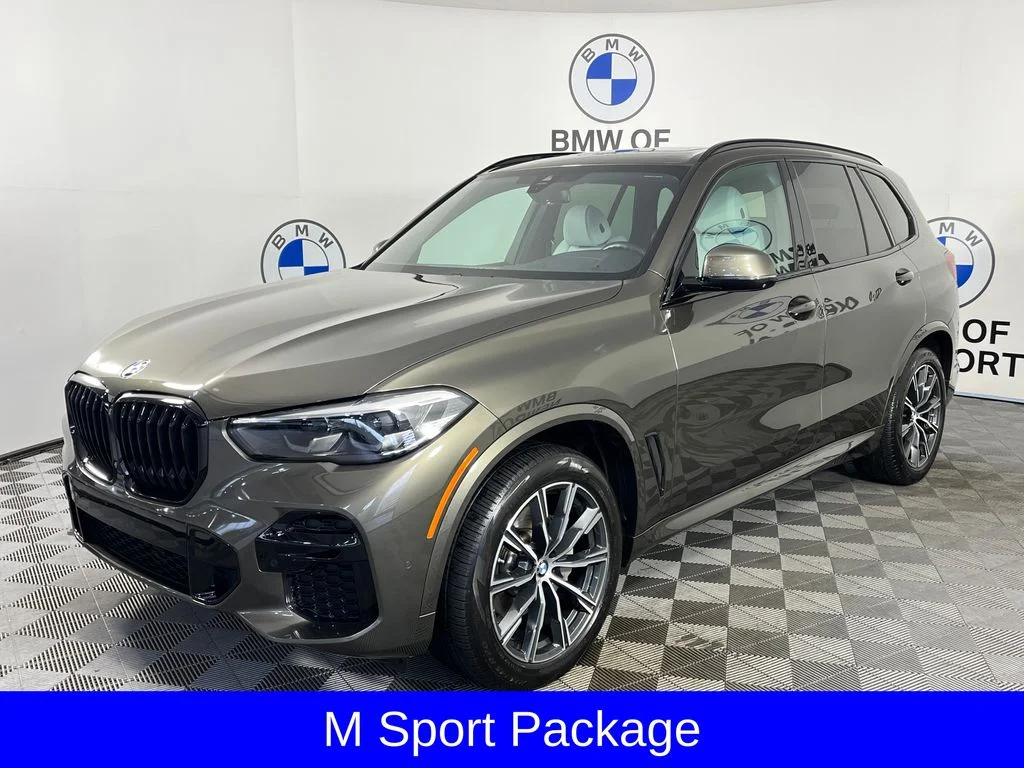 Certified Used 2023 Manhattan Green Metallic BMW xDrive40i image 3