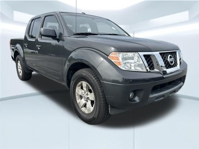 Used 2013 Black Nissan SV image 3
