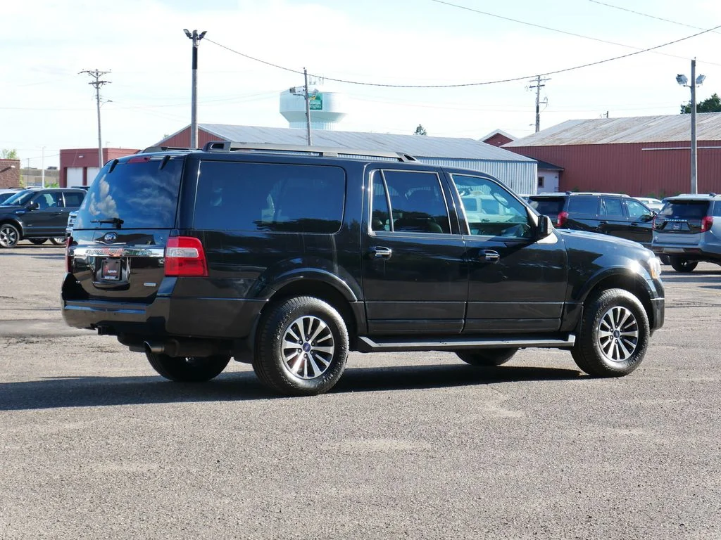 Used 2017 Black Ford XLT image 3