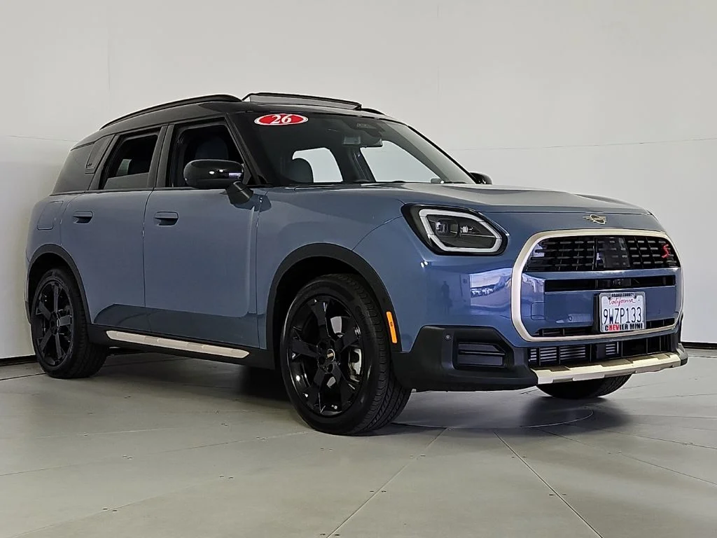 Used 2026 Blue MINI Iconic image 4