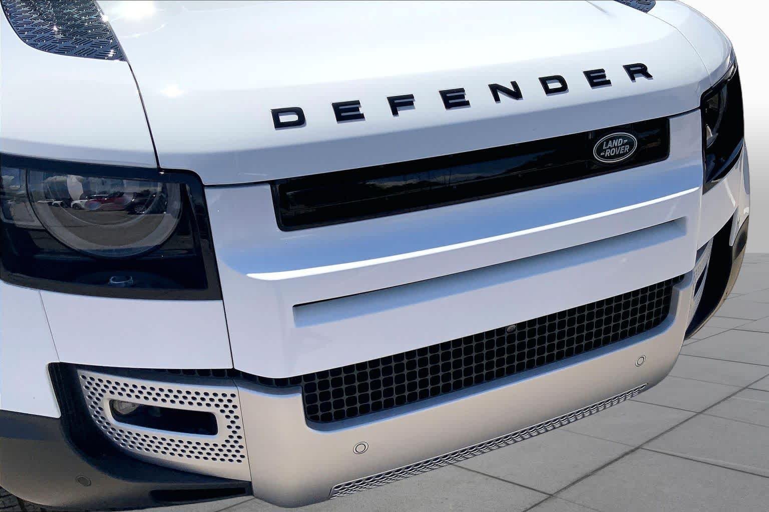 Used 2024 Fuji White Land Rover S image 29