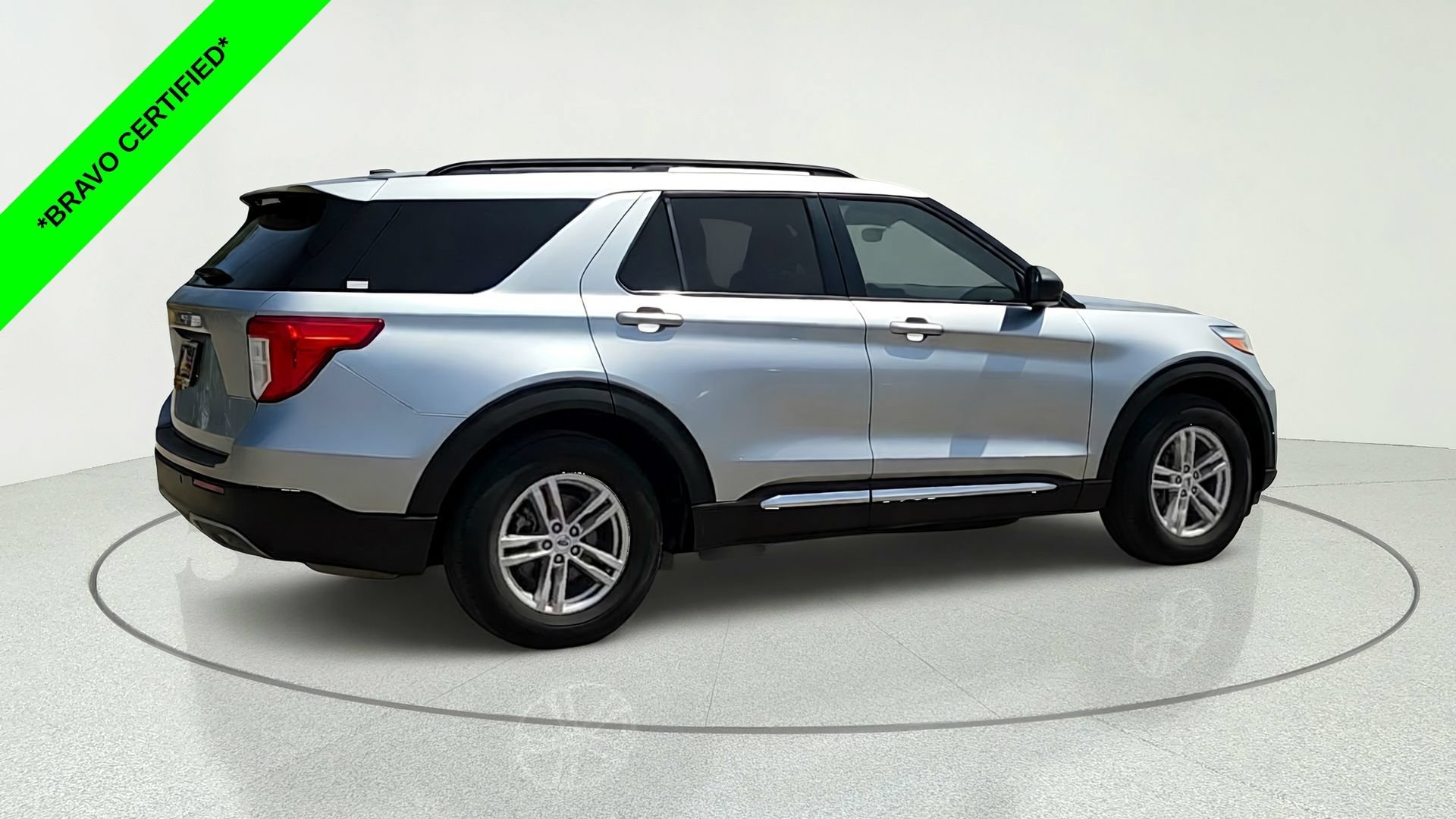 Used 2023 Silver Ford XLT image 8