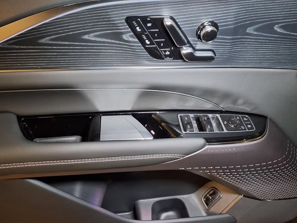 2026 Cadillac LYRIQ Sport - Photo 16