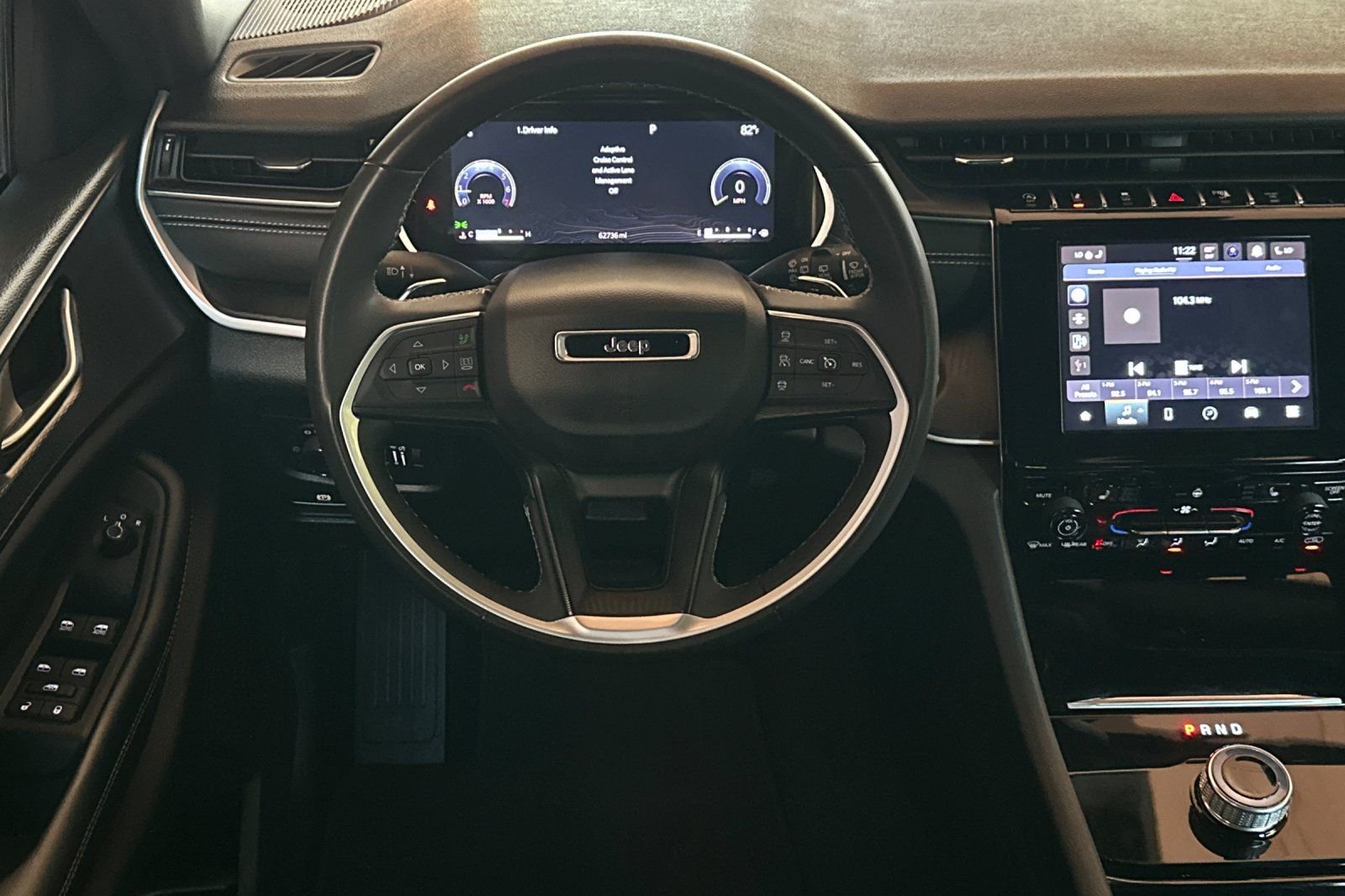Used 2023 Gray Jeep Altitude image 19