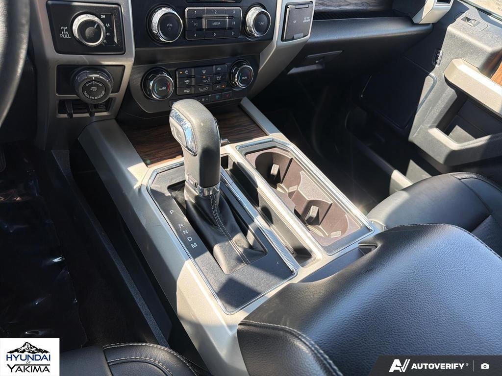 Used 2019  Ford LARIAT image 18