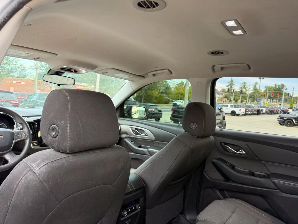Used 2018 Silver Chevrolet LS image 23