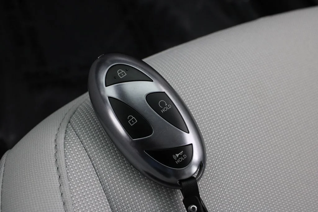 Used 2026 Gray Hyundai SEL Sport image 31