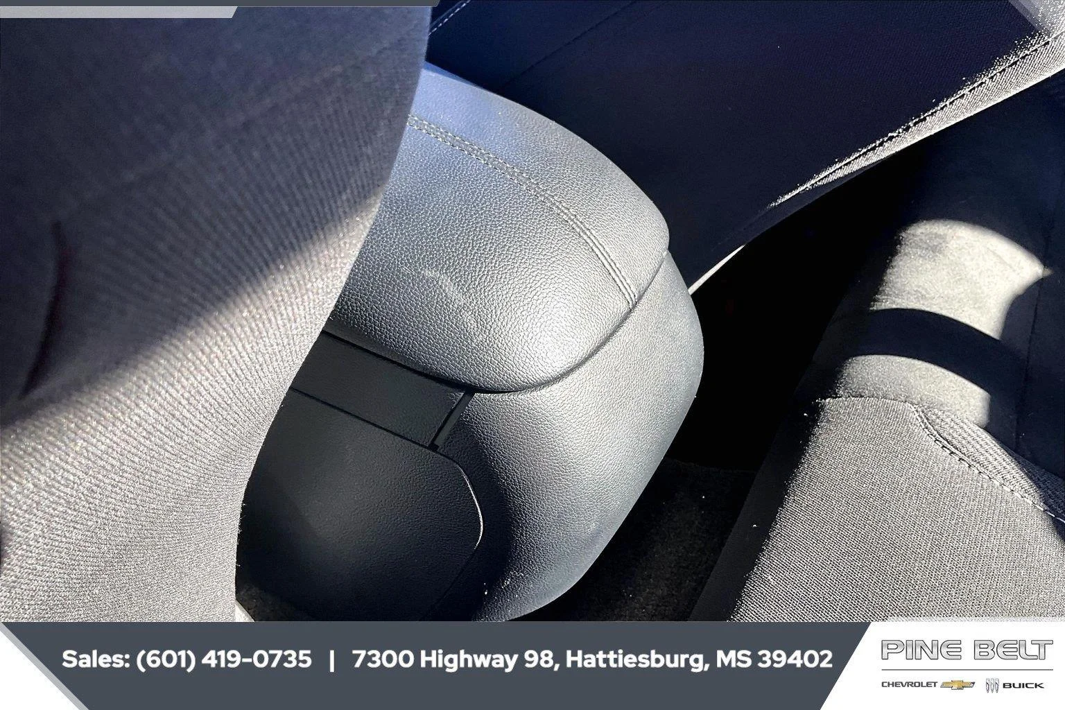 Used 2016 Oxford White Ford Shelby GT350 image 24
