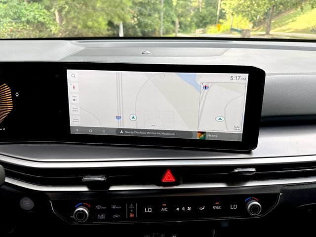 Used 2025 White Kia S image 18