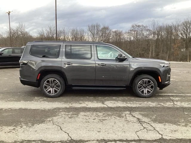 New 2026 Baltic-Gray Metallic Clear-Coat Exterior Paint Jeep  image 8