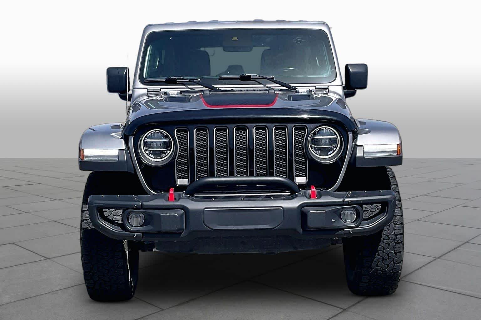 Used 2020 Billet Silver Metallic Clearcoat Jeep Recon image 4