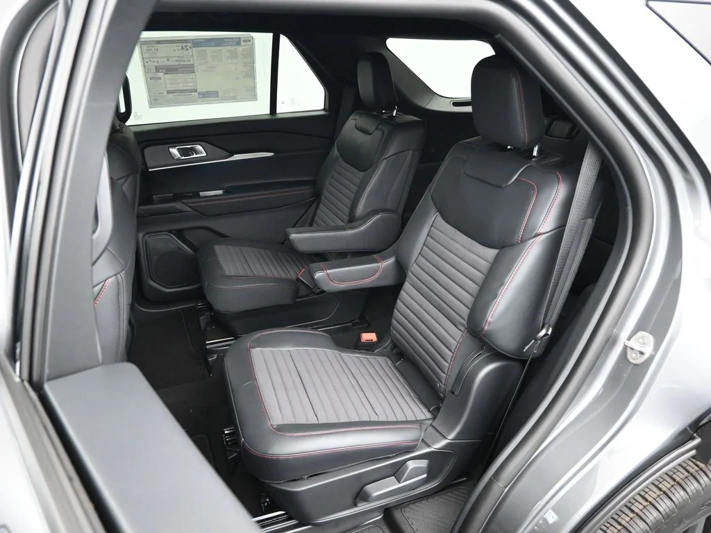 New 2026 Carbonized Gray Metallic Ford ST-Line image 21