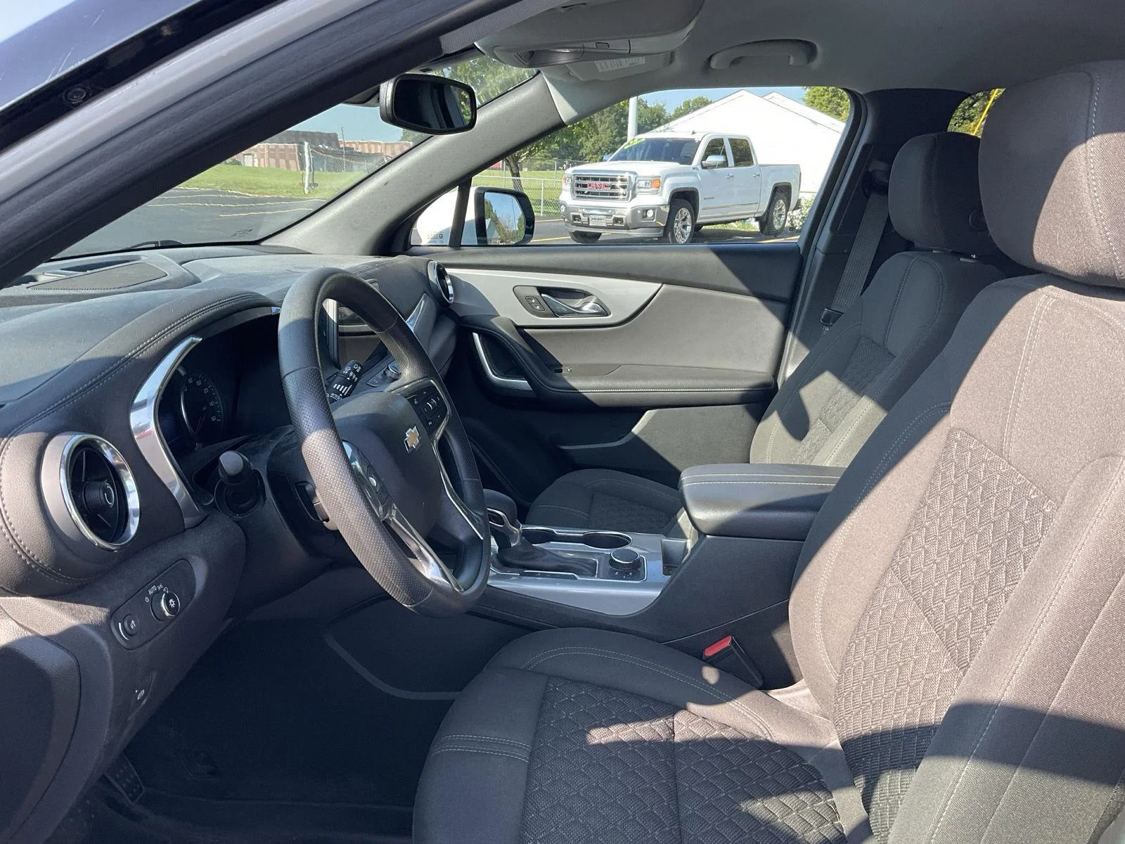 Used 2022 Summit White Chevrolet LT image 9