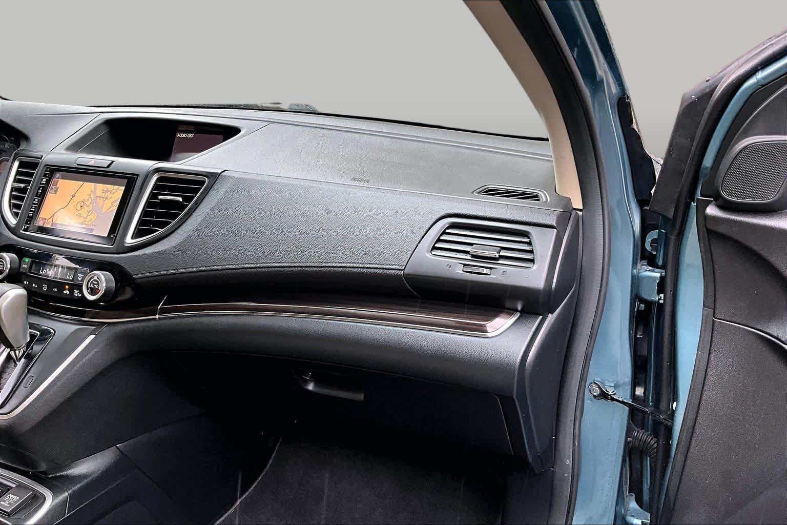 Used 2016 Mountain Air Metallic Honda Touring image 20