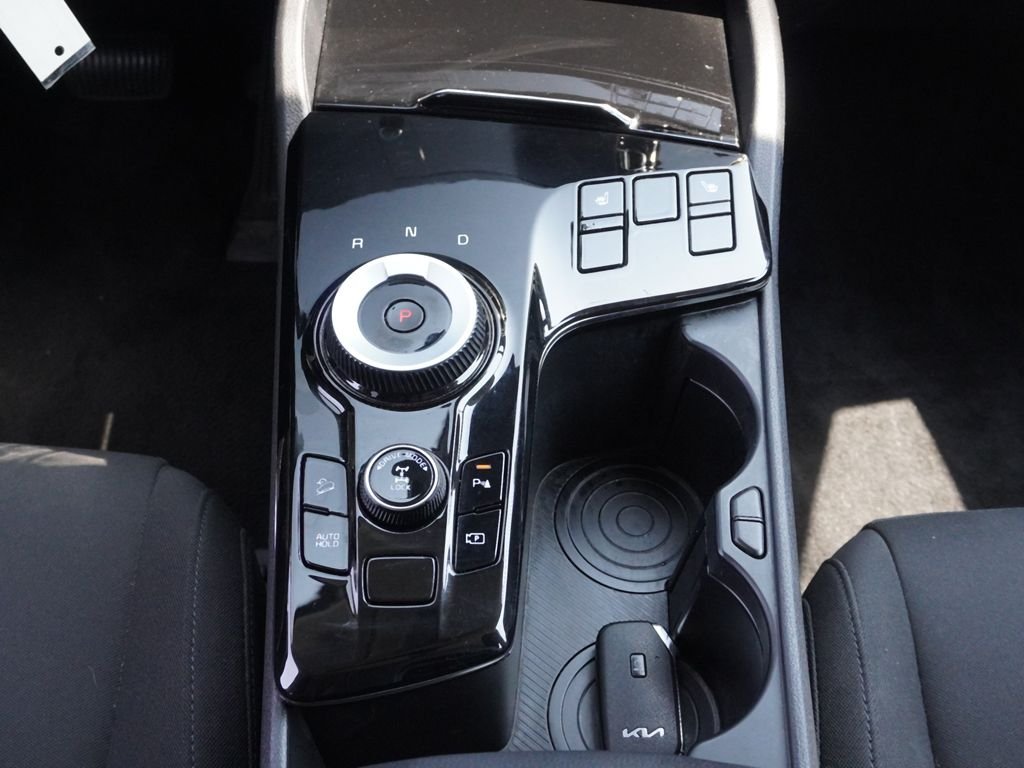 Used 2023 White Kia LX image 42