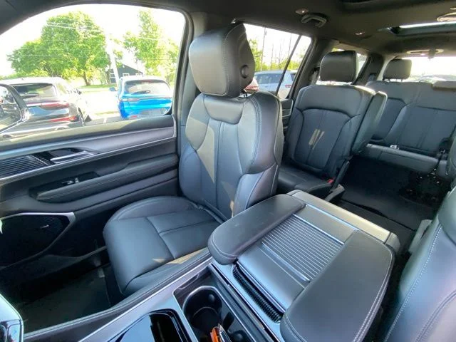 New 2026 Steel Blue Exterior Paint Jeep Limited Altitude image 10