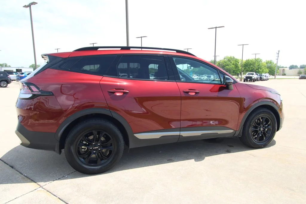Used 2023 Red Kia X-Pro Prestige image 5