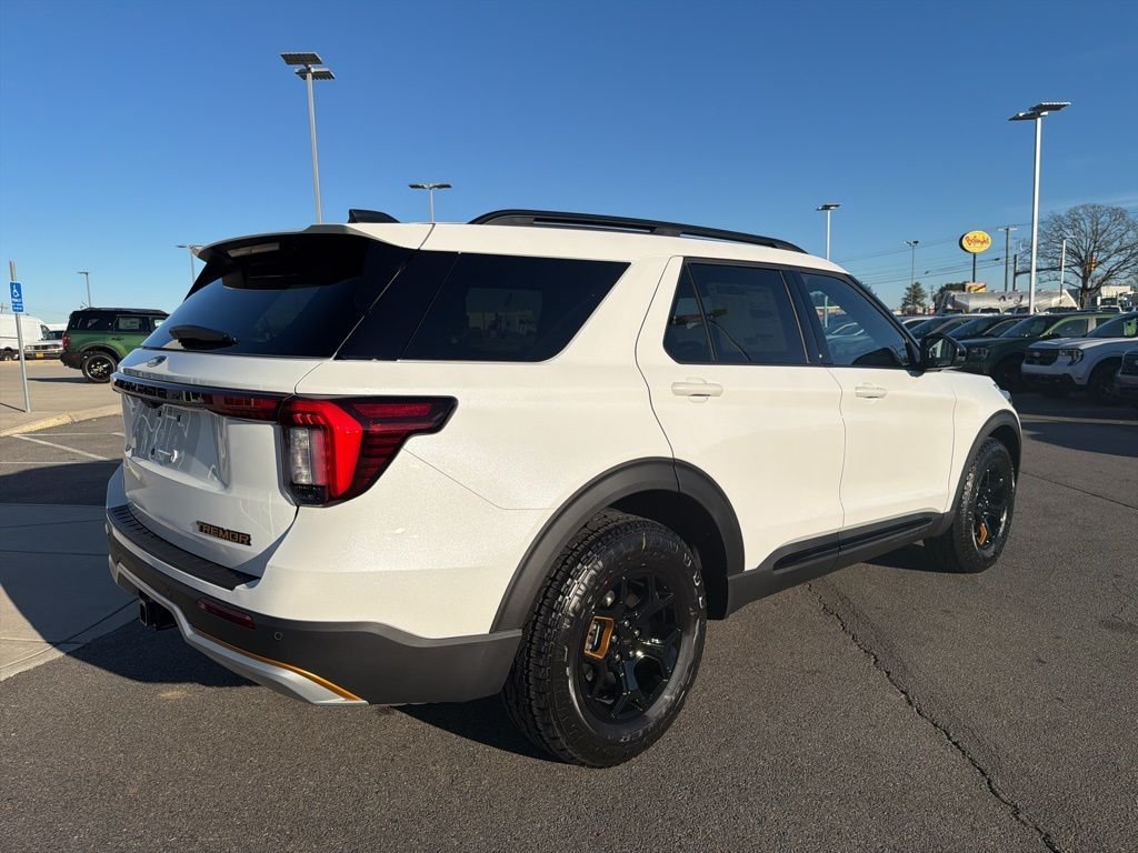 New 2026 Star White Metallic Tri-Coat Ford Tremor® image 3