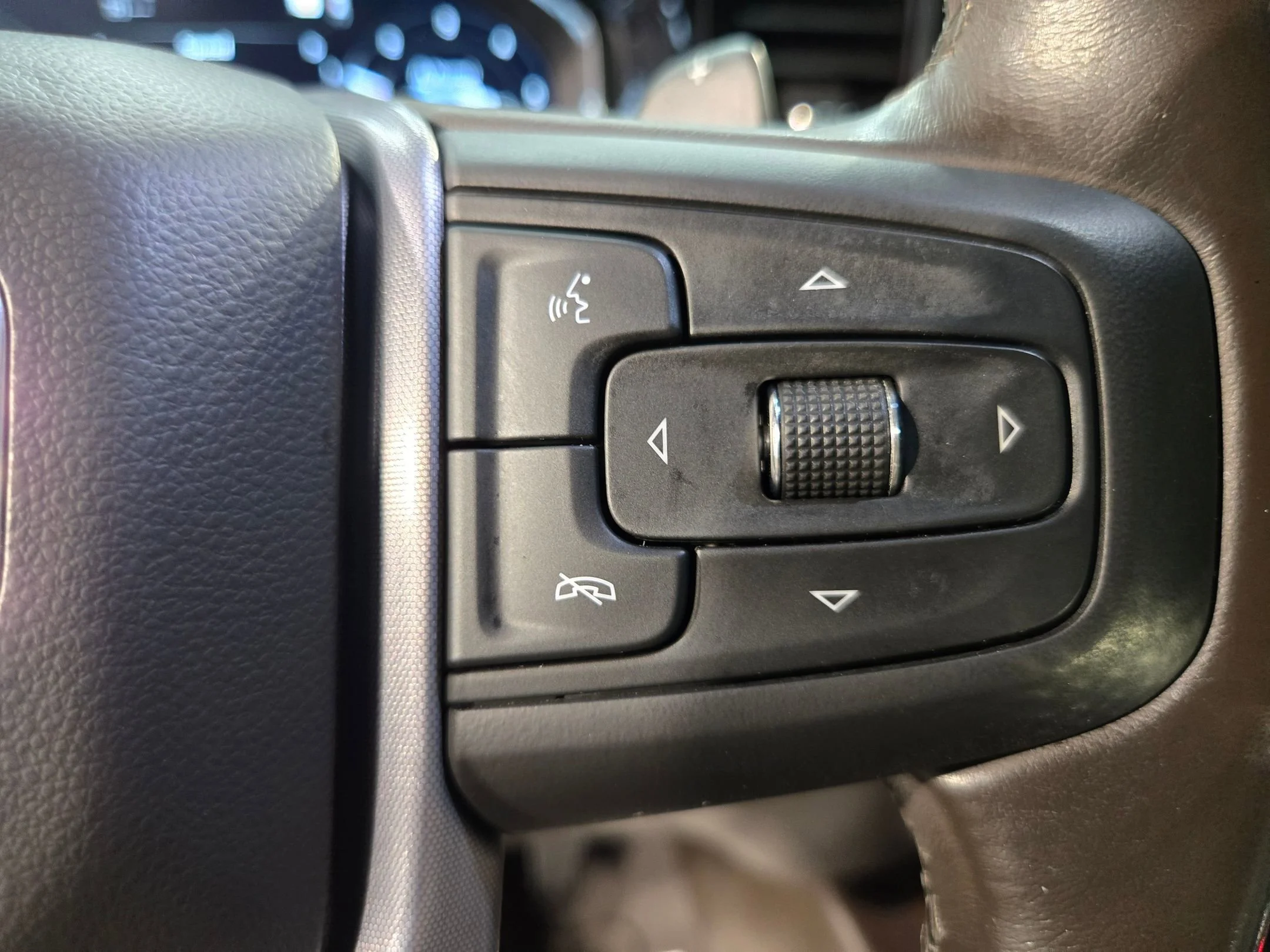 Used 2022 Pacific Blue Metallic GMC SLT image 28
