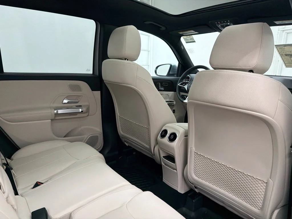 New 2026 Silver Mercedes-Benz GLB 250 image 27