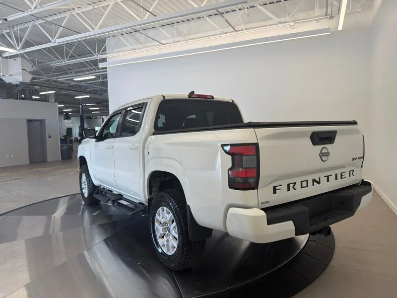 Used 2022 White Nissan SV image 5