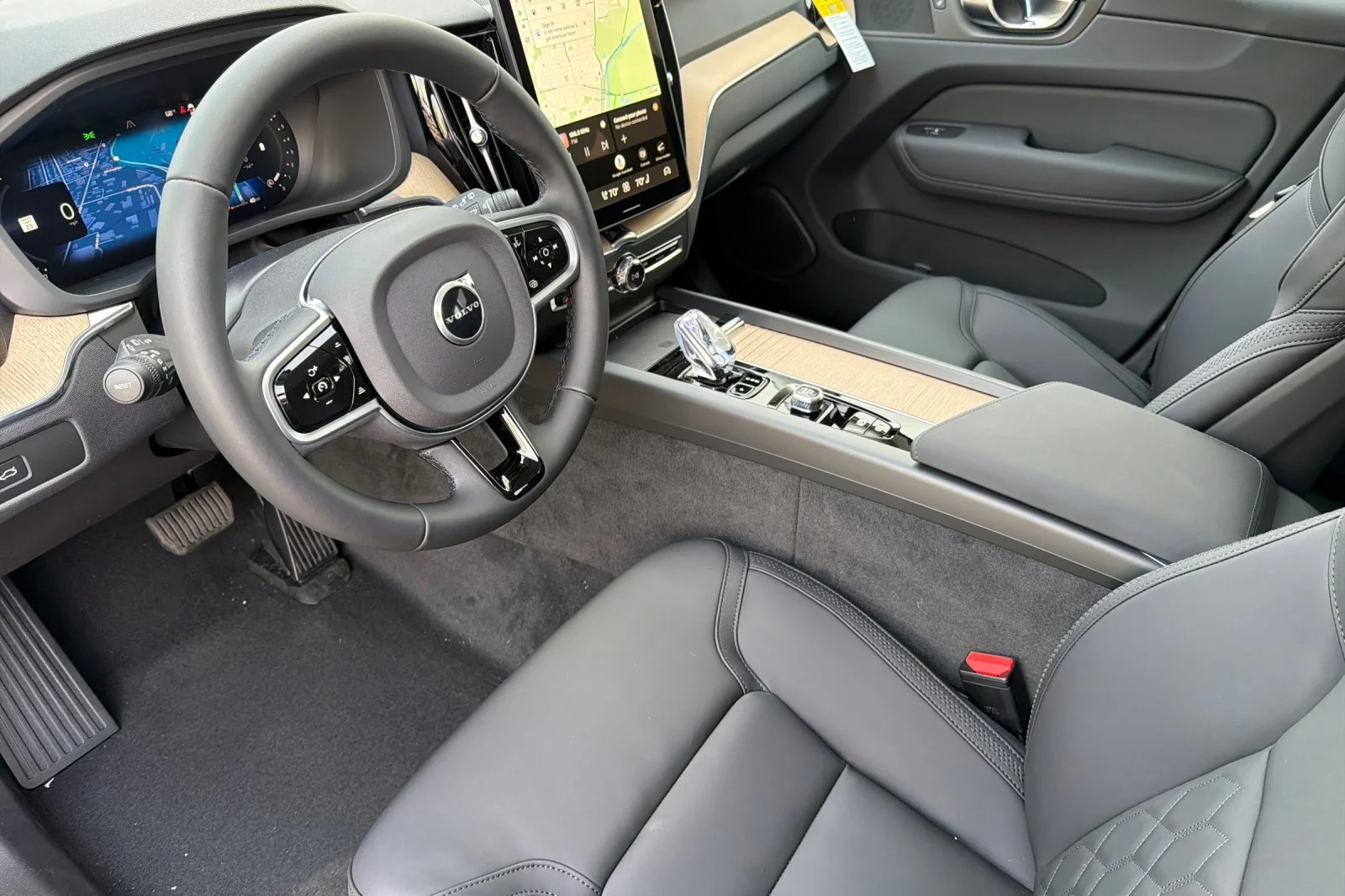 New 2026 CRYSTAL WHITE Volvo Plus image 7