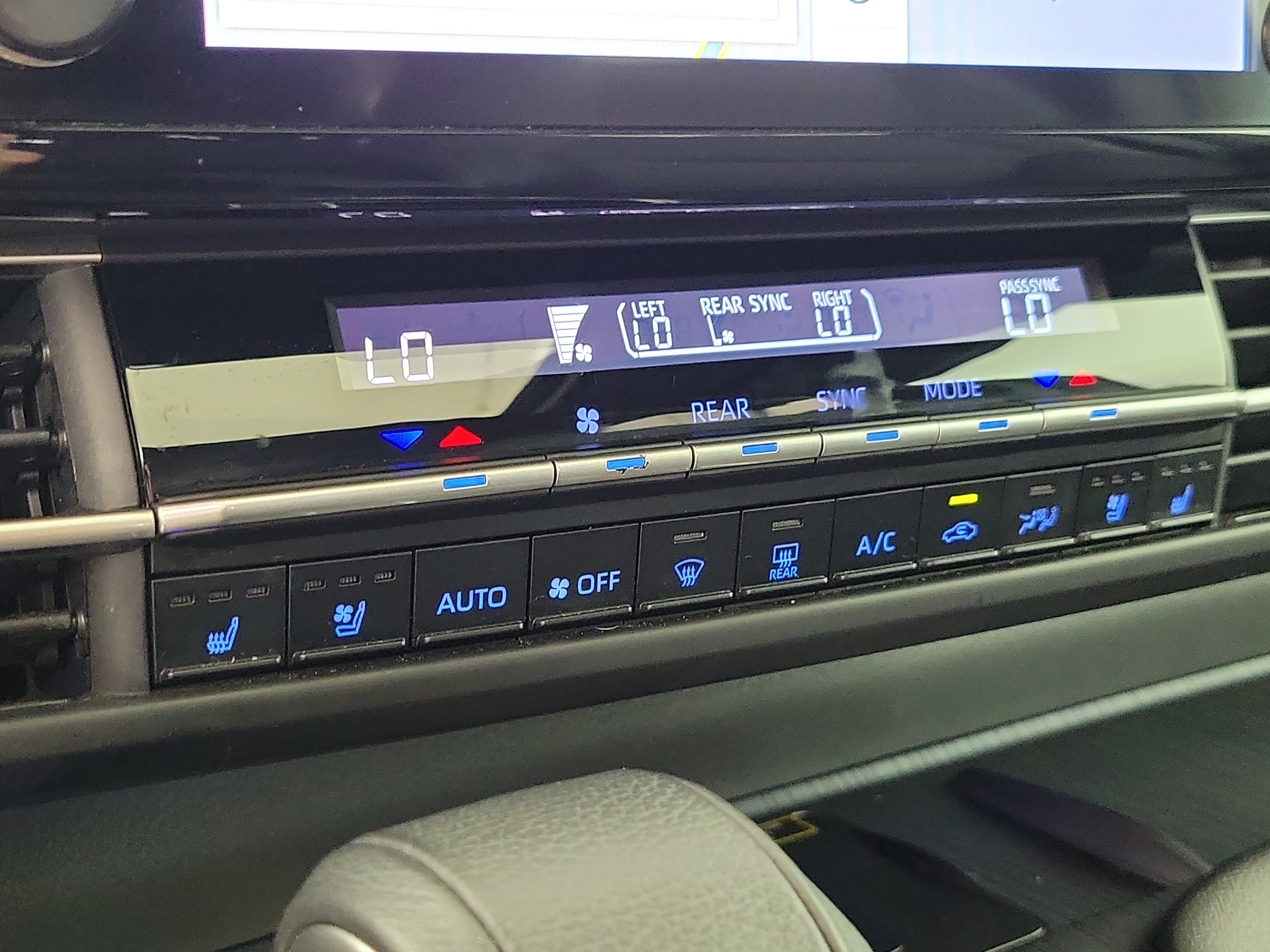 Used 2023 Wind Chill Pearl Toyota XSE image 29
