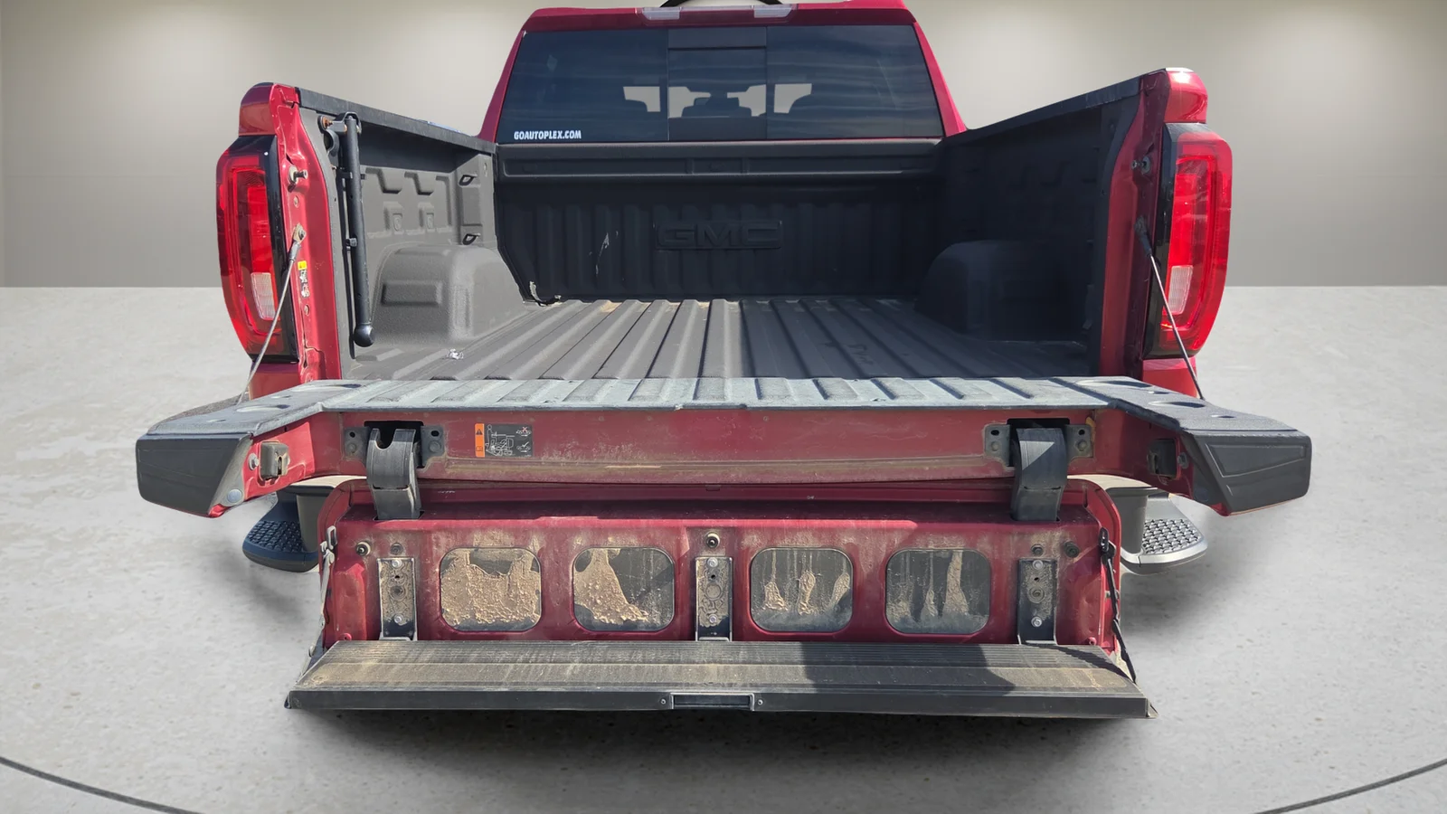 Used 2019 Red GMC SLT image 24
