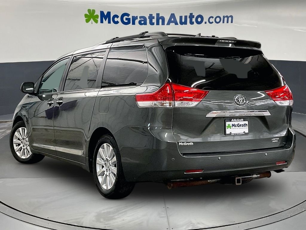 Used 2011 Green Toyota Limited image 3